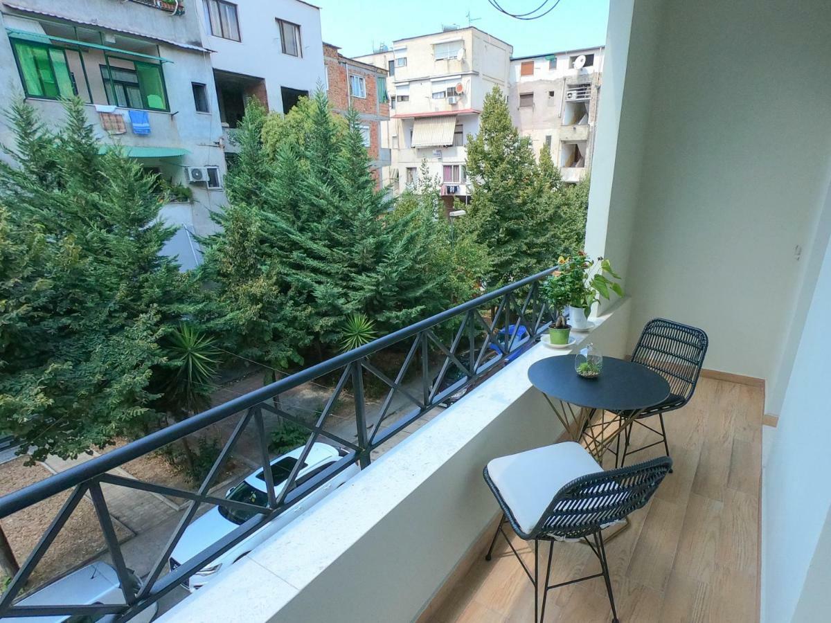 Roza'S Studio Tirana Center מראה חיצוני תמונה